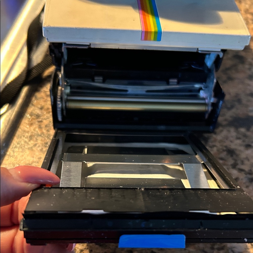 Polaroid OneStep Land Camera - White with Rainbow Stripe - Picture 4 of 6